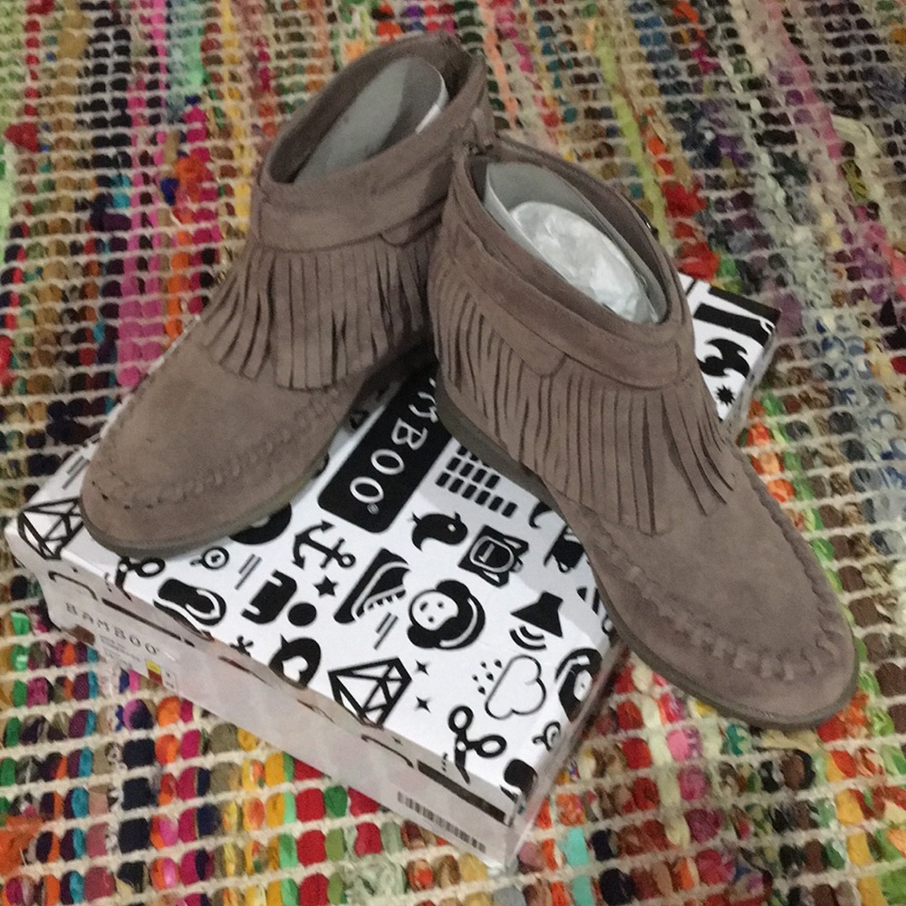NWOT Bamboo faux suede bootie. - Picture 1 of 1